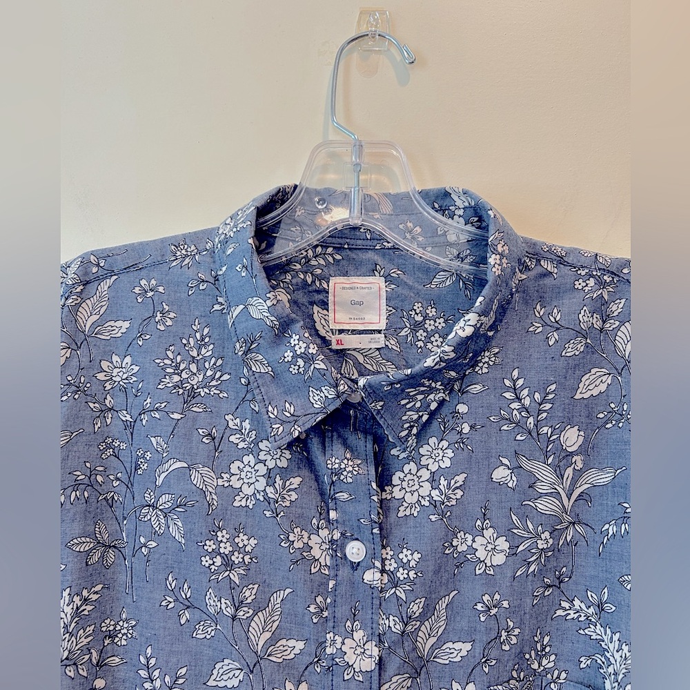 OLD NAVY FLORAL CHAMBRAY BLUE SHIRT - Picture 3 of 7